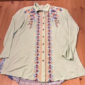 NWT! Easel sample Embroidered Long Sleeve Shirt with flowy patterned back